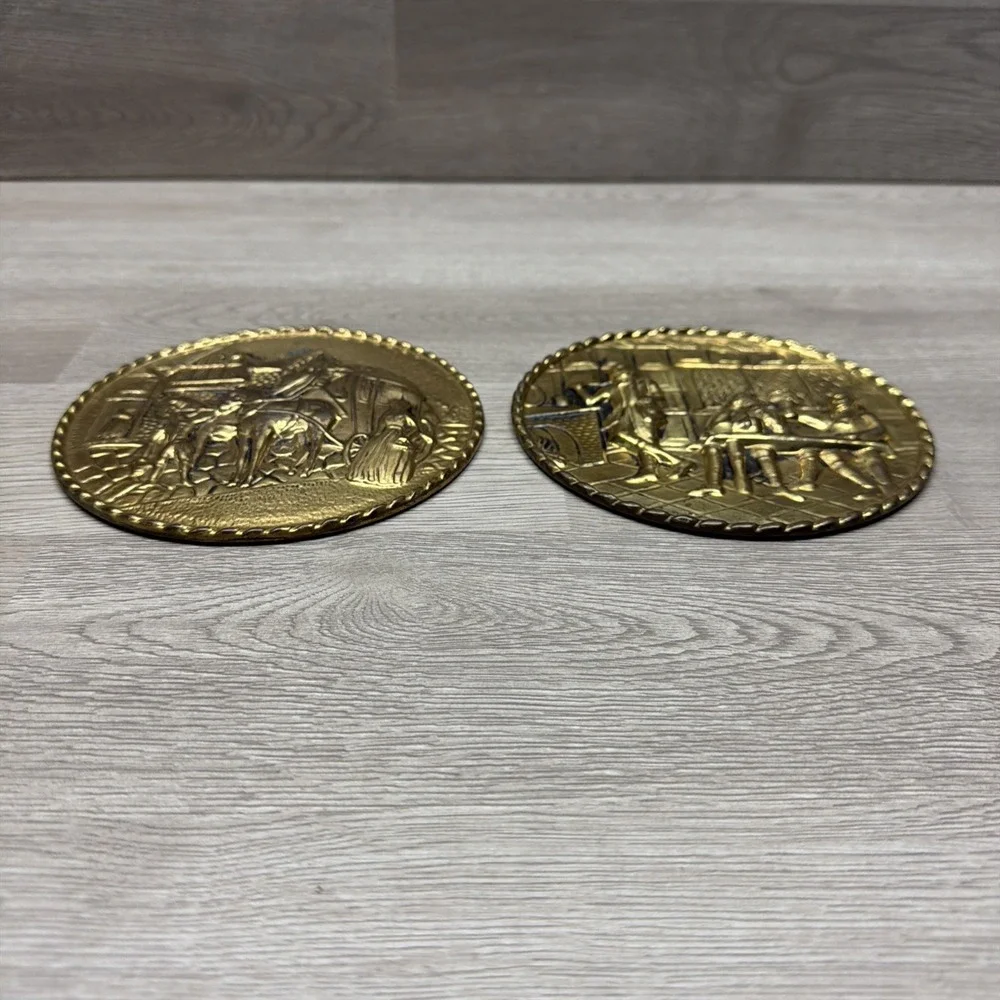Vintage English Brass Repoussé Wall Plaques Tavern Scene Horse & Carriage 2 - 6